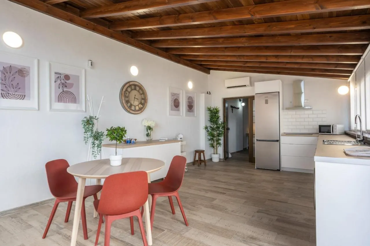 Moderno Apartamento Recien Reformado En Santa Cruz 01 elérhetőségei